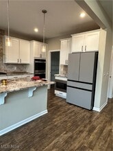 7178 Hawthorne Trce in Independence, OH - Building Photo - Building Photo
