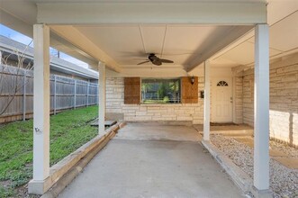 2200 W Rosedale St S in Fort Worth, TX - Foto de edificio - Building Photo