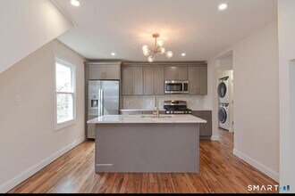 453 Central Ave in New Haven, CT - Building Photo - Building Photo