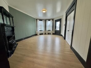1851 W 58th St, Unit LOWER in Cleveland, OH - Foto de edificio - Building Photo
