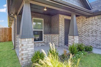 2111 Wyldewood Wy in Sherman, TX - Building Photo - Building Photo