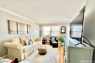 25 Riverside Dr in Clinton, CT - Building Photo - Building Photo