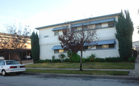 Eremland Apartments in Covina, CA - Foto de edificio - Building Photo