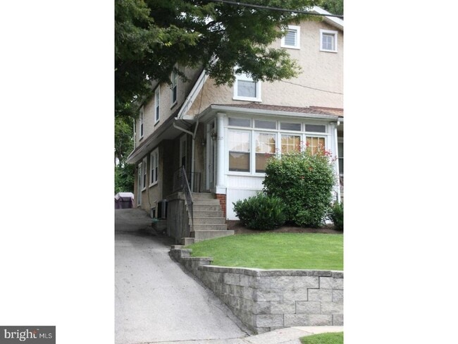 property at 215 N Aberdeen Ave