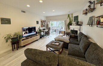 3645 Cardiff Ave, Unit 112 in Los Angeles, CA - Foto de edificio - Building Photo