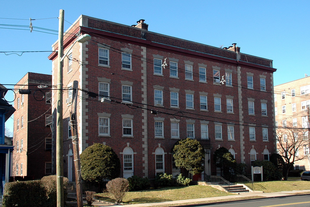 165 Crescent Ave in Plainfield, NJ - Building Photo