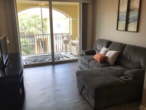 4122 Residence Dr, Unit #123 in Ft. Myers, FL - Foto de edificio - Building Photo