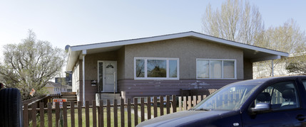 105 38a Ave SW in Calgary, AB - Building Photo - Building Photo