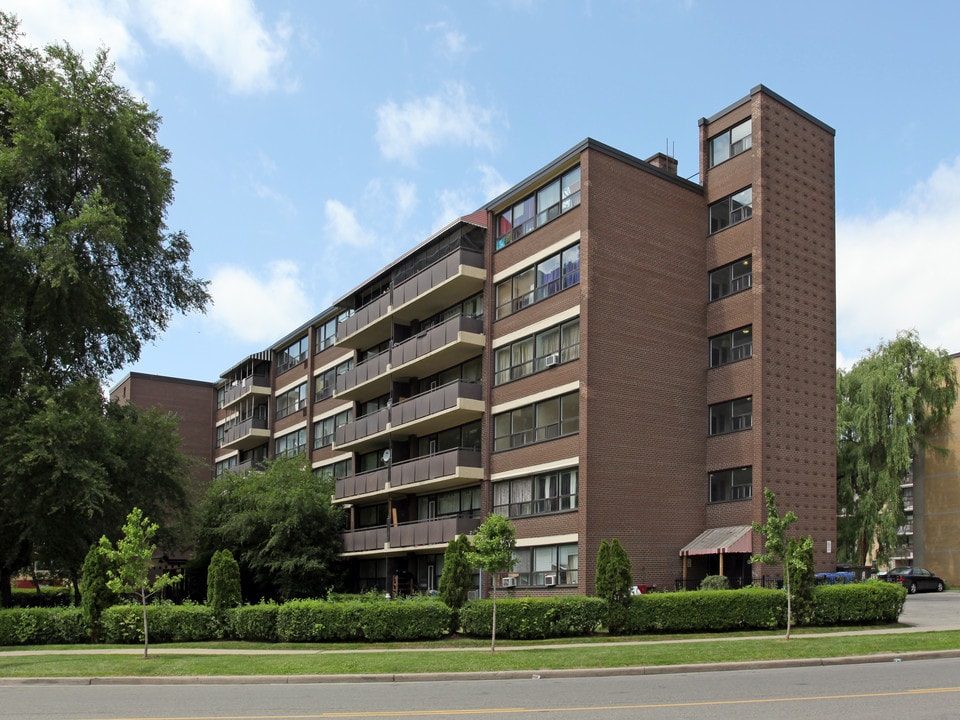 42 Thorncliffe Park in Toronto, ON - Building Photo