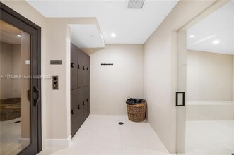 15811 Collins Ave in Sunny Isles Beach, FL - Building Photo - Building Photo