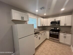 822 De Guise St in Lanoka Harbor, NJ - Building Photo - Building Photo