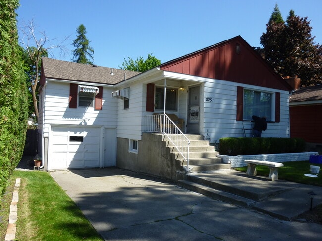 property at 825 E 35th Ave