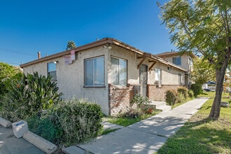11700 Glenoaks Blvd in San Fernando, CA - Building Photo - Building Photo