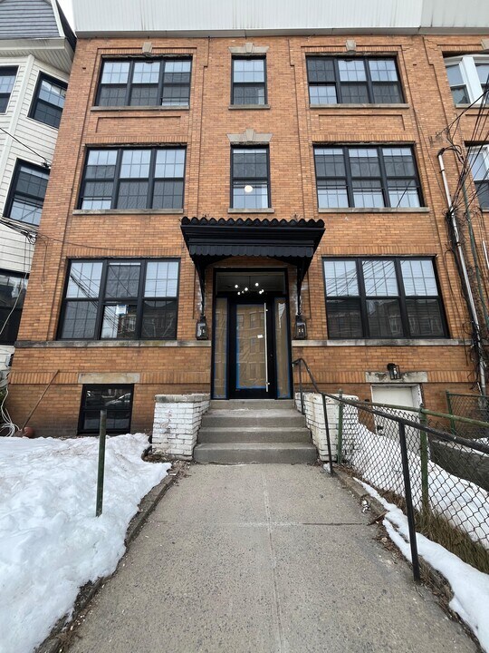 95 Bostwick Ave in Jersey City, NJ - Foto de edificio