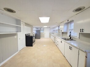 3810 Plainview Rd in Charlotte, NC - Building Photo - Building Photo