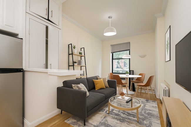 350 E 81st St in New York, NY - Foto de edificio - Building Photo