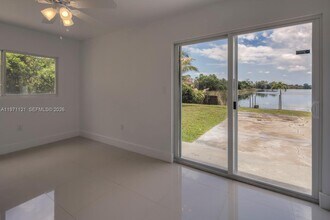 1280 NW 111th St in Miami, FL - Building Photo - Building Photo