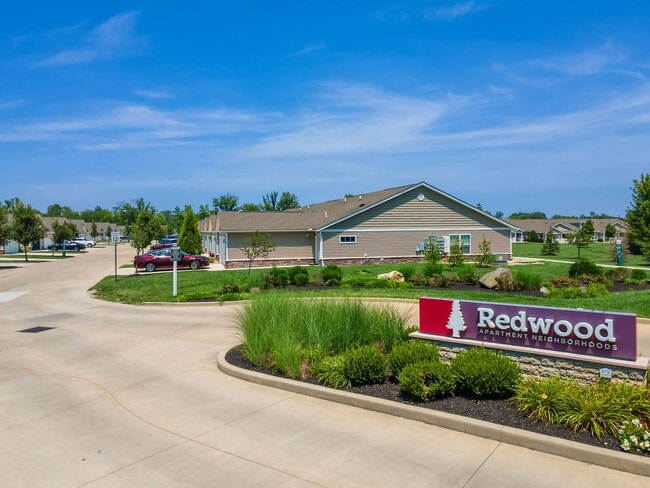 Redwood Grove City in Grove City, OH - Foto de edificio - Building Photo