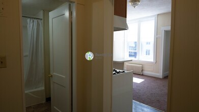 1124 Commonwealth Ave, Unit 6A in Boston, MA - Foto de edificio - Building Photo