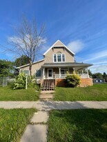 4729 McCulloch St in Duluth, MN - Building Photo