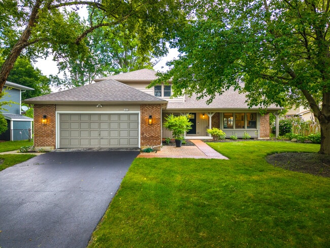 property at 1012 Williamsburg Dr