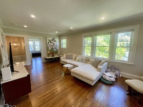 76 Athelstane Rd in Newton, MA - Building Photo - Building Photo