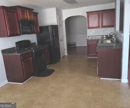 1821 Roble Dr in Atlanta, GA - Building Photo - Building Photo