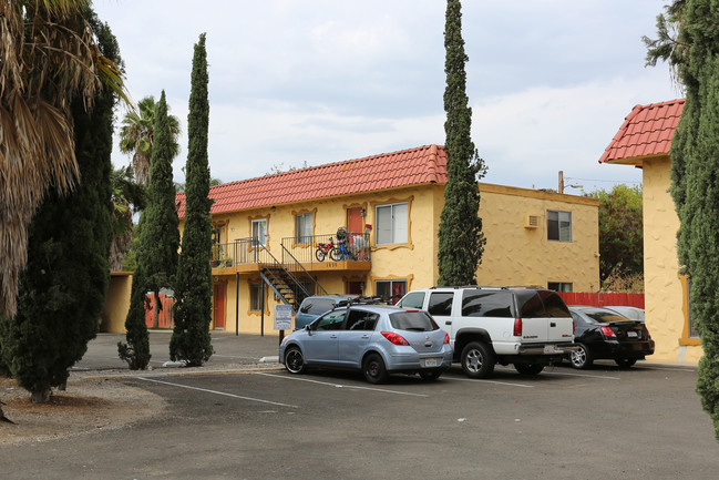 1230-1240 S Orange St in Escondido, CA - Building Photo - Primary Photo