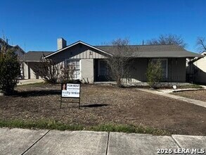 351 Overhill Dr in San Antonio, TX - Building Photo - Building Photo