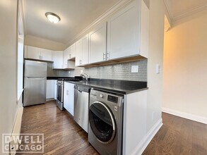 923 W Waveland Ave, Unit 1 in Chicago, IL - Foto de edificio - Building Photo