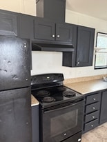 300 W Rabbit Cove Rd in Quinlan, TX - Building Photo