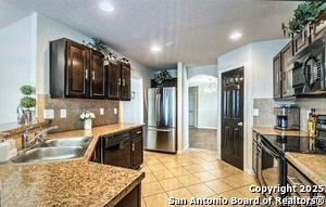 4114 Maiden Way in Converse, TX - Building Photo - Building Photo