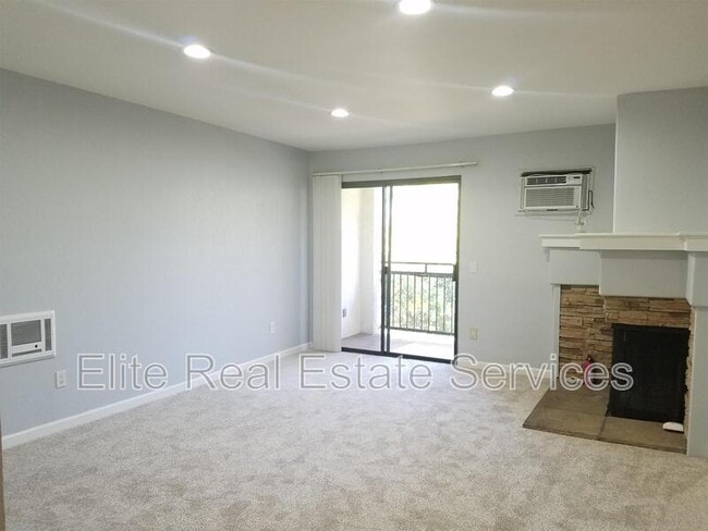 property at 1013 S Sunshine Ave