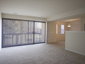 The Commons at Cowan Boulevard in Fredericksburg, VA - Foto de edificio - Building Photo