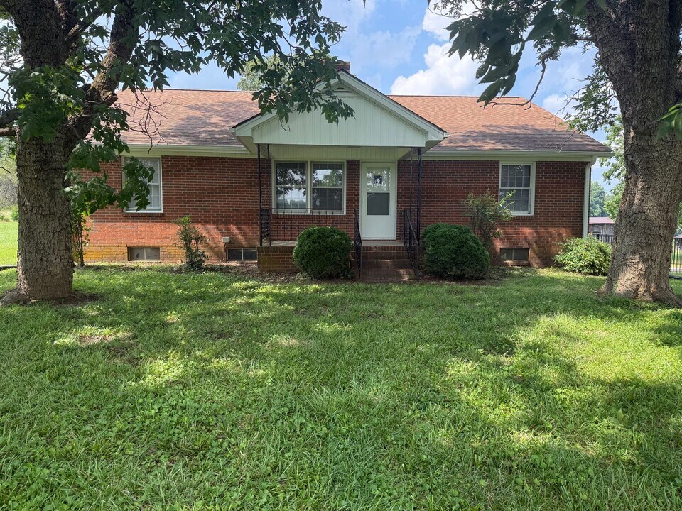 4145 McConnell Rd in Greensboro, NC - Building Photo