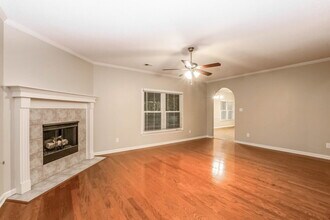 8853 Dewberry Ln in Memphis, TN - Foto de edificio - Building Photo