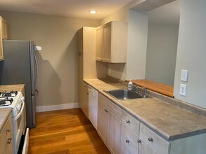 1017 S 47th St, Unit B in Philadelphia, PA - Building Photo - Building Photo
