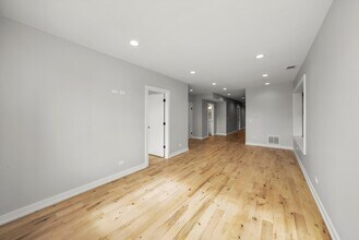 5738 S Archer Ave in Chicago, IL - Building Photo - Building Photo