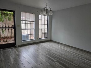 101 W Del Mar Blvd in Laredo, TX - Building Photo - Building Photo