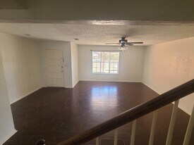 2005 Joy St, Unit #2 in Edinburg, TX - Building Photo