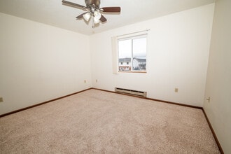 Murdock Apartments in Tomah, WI - Foto de edificio - Building Photo