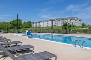 Oakwood Hills Apartments in Mechanicsburg, PA - Building Photo
