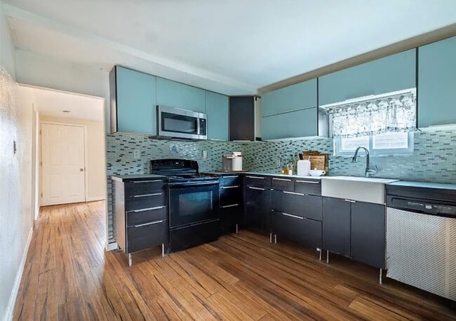 1821 E Humphrey St in Tampa, FL - Building Photo - Building Photo