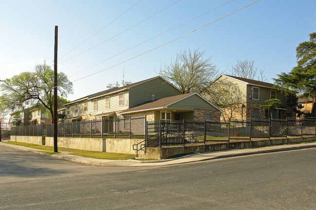 Park Square Apartments in San Antonio, TX - Foto de edificio - Building Photo