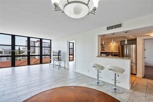 2049 S Ocean Dr in Hallandale Beach, FL - Building Photo