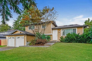 33914 35th Ave SW in Federal Way, WA - Building Photo