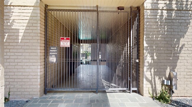 property at 1410 Hyde Park Blvd