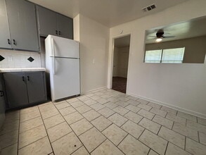2707 E 9th St in Lubbock, TX - Building Photo - Building Photo