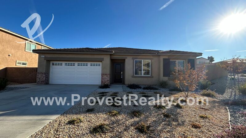 14113 Chapman st in Hesperia, CA - Building Photo