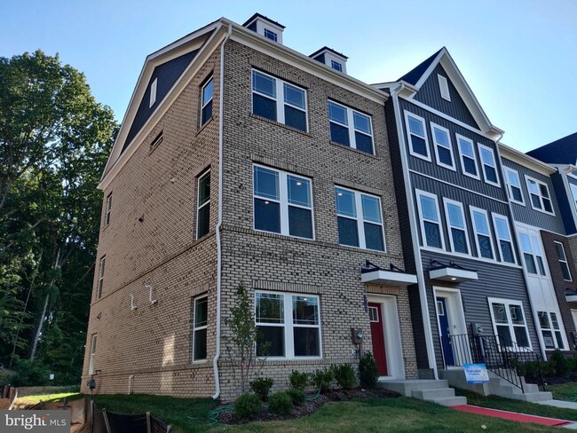 2766 Bridgewater Dr in Bryans Road, MD - Building Photo - Building Photo